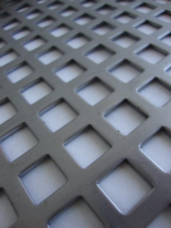 DĚROVANÝ PLECH Qg 10-15, OCEL - 1,5/700x1045 mm