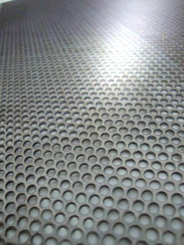 DĚROVANÝ PLECH Rv 3-4, OCEL - 2,0/230x1000 mm