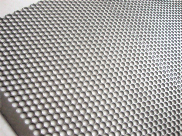 DĚROVANÝ PLECH Rv 3-4, POZINK - 2,0/283x1262 mm