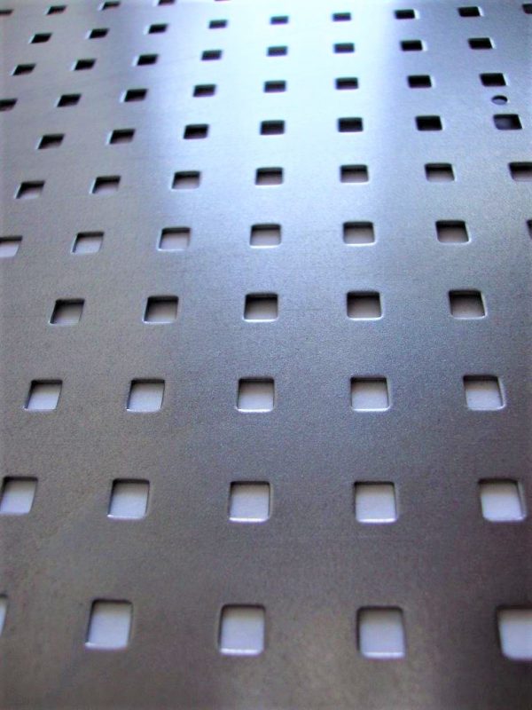 DĚROVANÝ PLECH Qg 5-16, OCEL - 1,0/600x885 mm