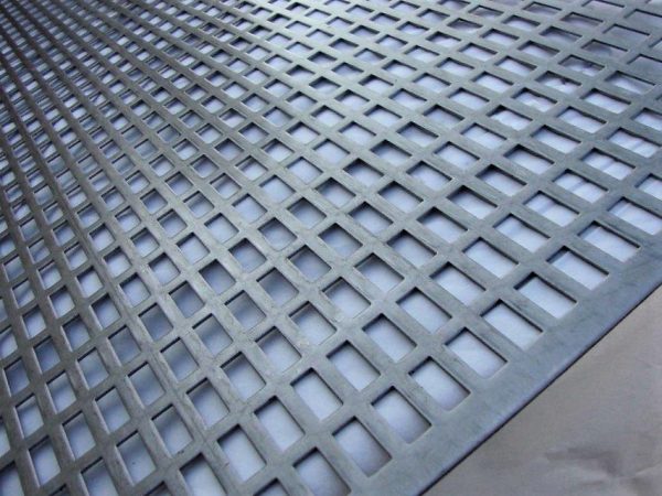 DĚROVANÝ PLECH Lge 8x17,6-13x23, NEREZ - 1,5/270x1250 mm
