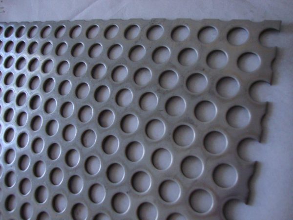 DĚROVANÝ PLECH Rv 10-14, OCEL - 1,5/462x716 mm