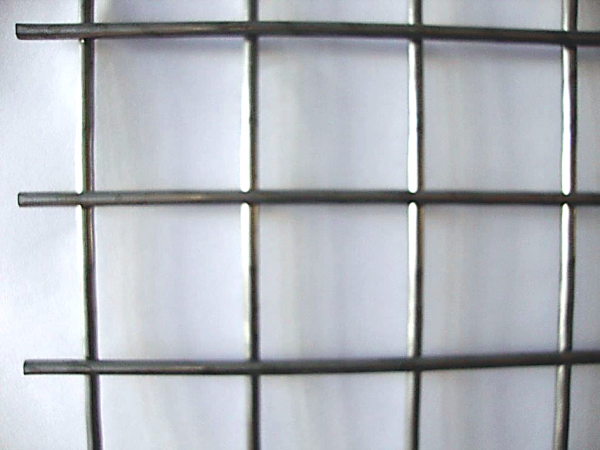 SVAŘOVANÁ SÍŤ 30x30; OCEL - 3,0/455x975 mm