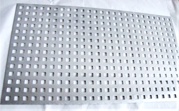 DĚROVANÝ PLECH Qg 10-19, HLINÍK - 1,5/463x802 mm