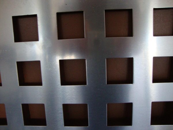 DĚROVANÝ PLECH Qg 40-70, HLINÍK - 2,0/1050x560 mm